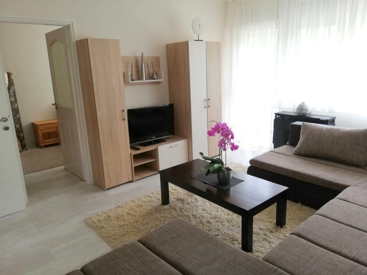 Strandfuerdo Apartman Eger Exterior foto